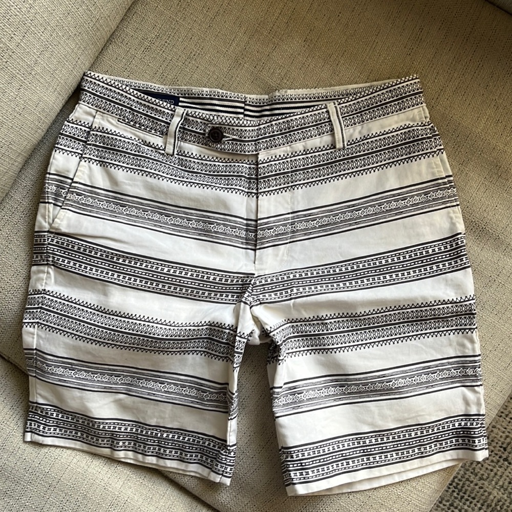Lands End premium tab over linen/cotton blend print trendy shorts 32 x 8”